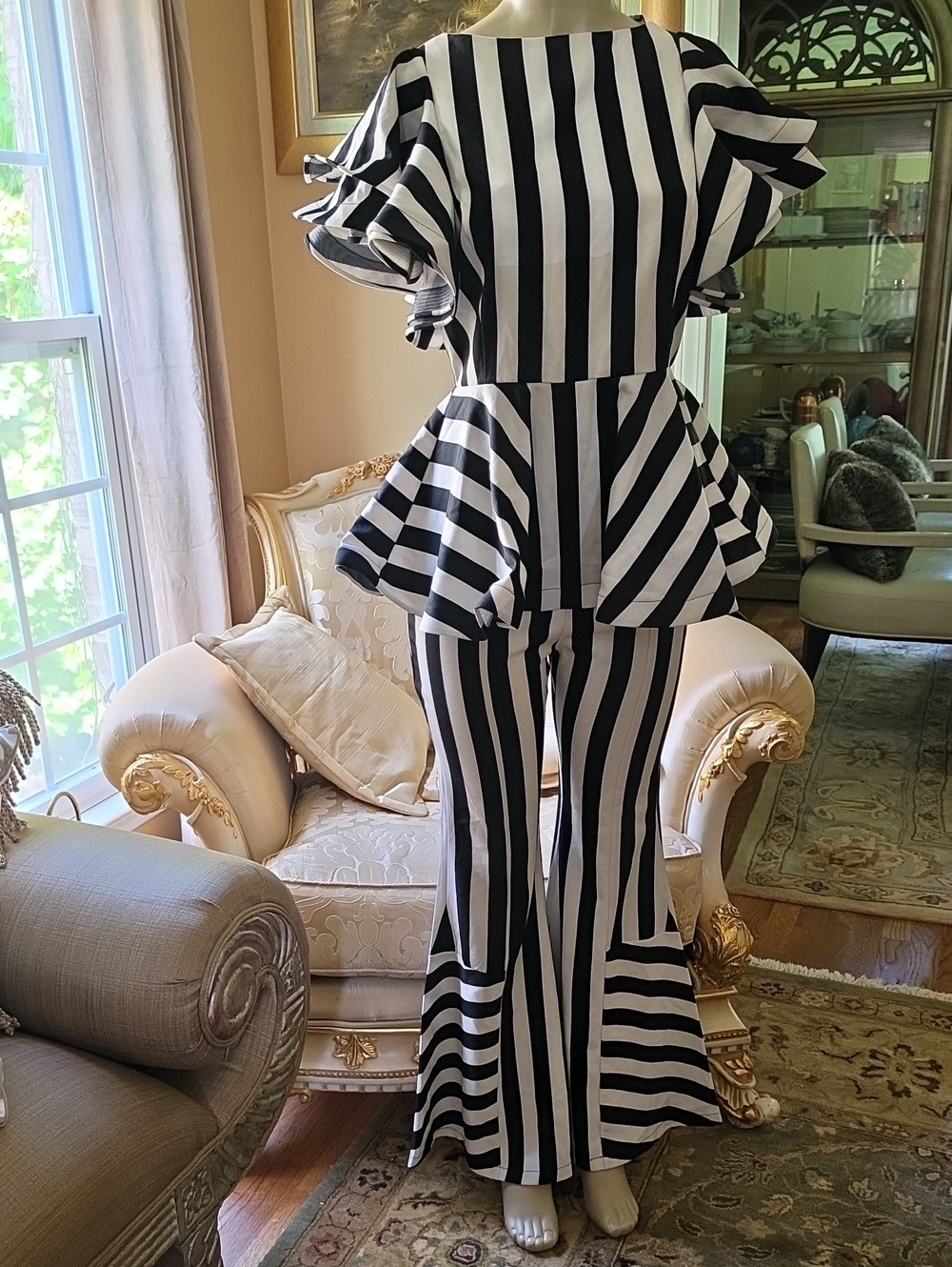 Black & White Striped Ruffle Sleeve Pants Suit.